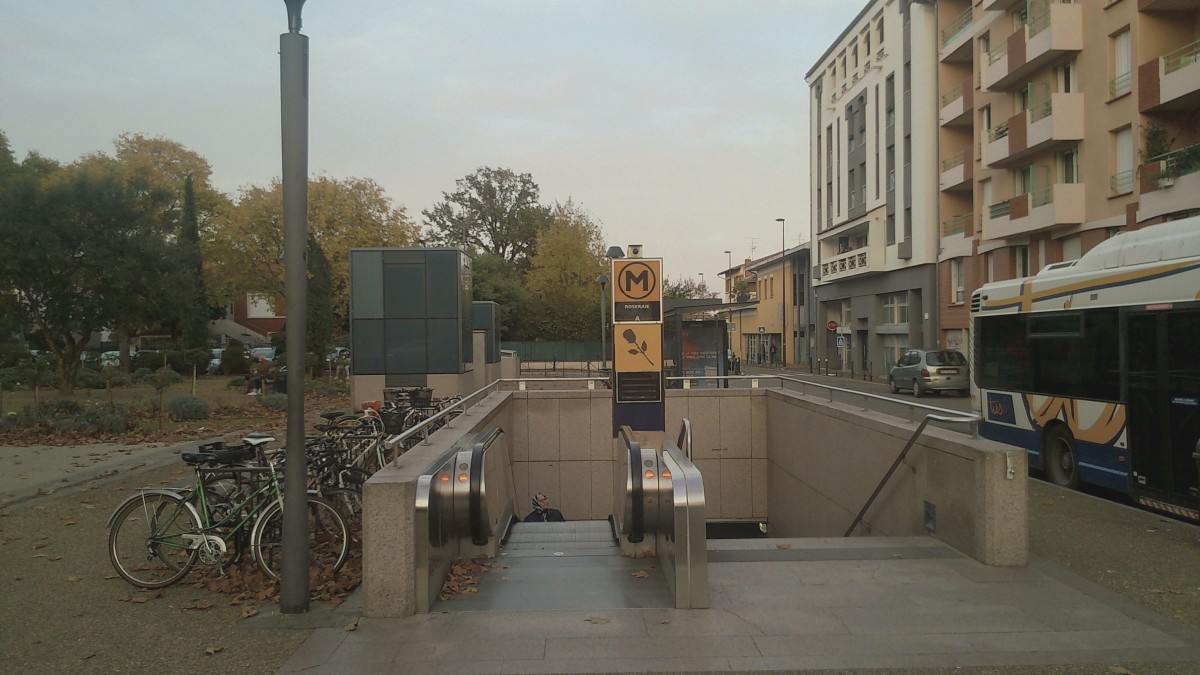 quartier roseraie toulouse – entrée du métro Roseraie