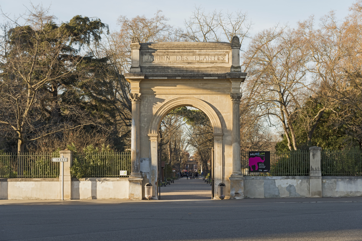 Grande rue Saint-Michel Toulouse – Le portail du jardin des plantes côté Busca
