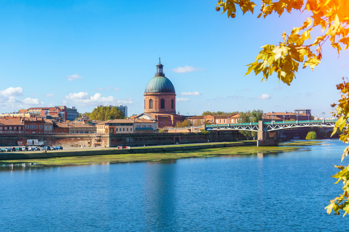 Taux de crédit immobilier à Toulouse - Vue sur le dôme de l’hôpital La Grave à Toulouse