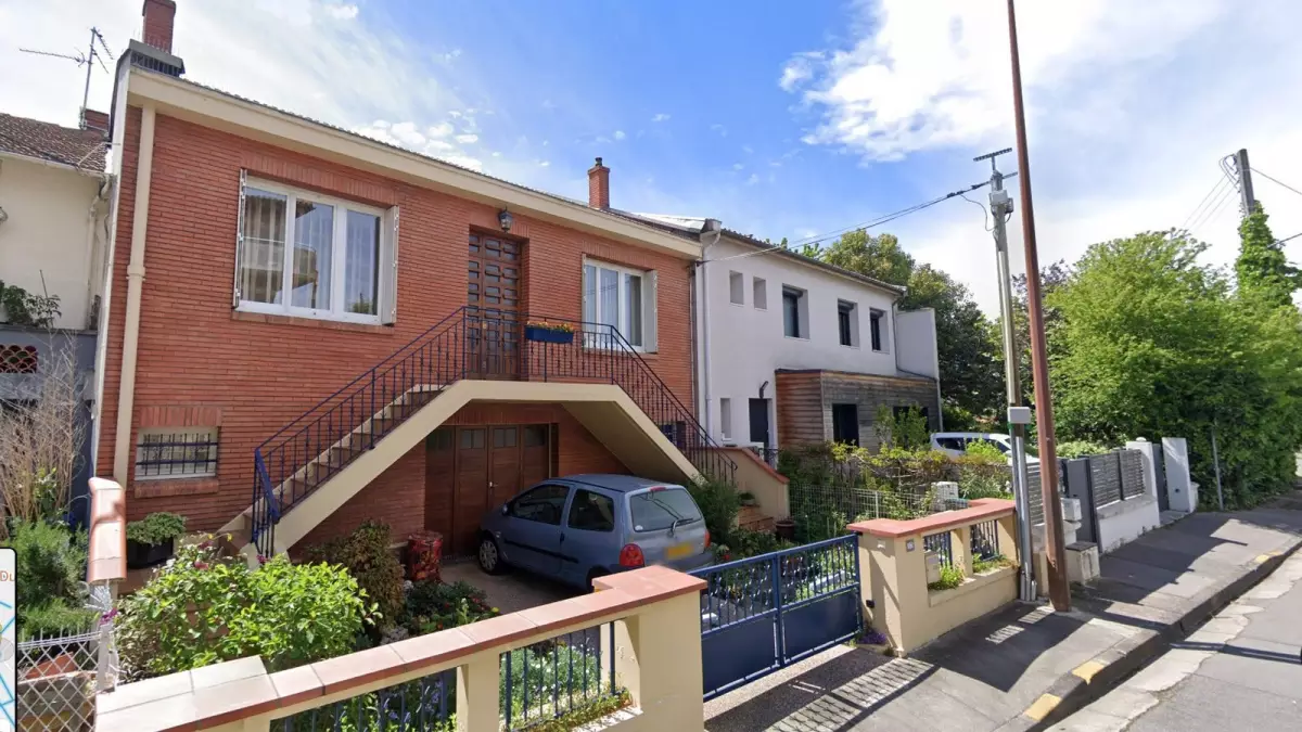 Une maison en R+1 située le long du chemin de Maurice à Toulouse Barrière de Paris programme immobilier neuf Toulouse Bonnefoy - Une petite maison à l’architecture typiquement toulousaine dans le quartier Bonnefoy à Toulouse