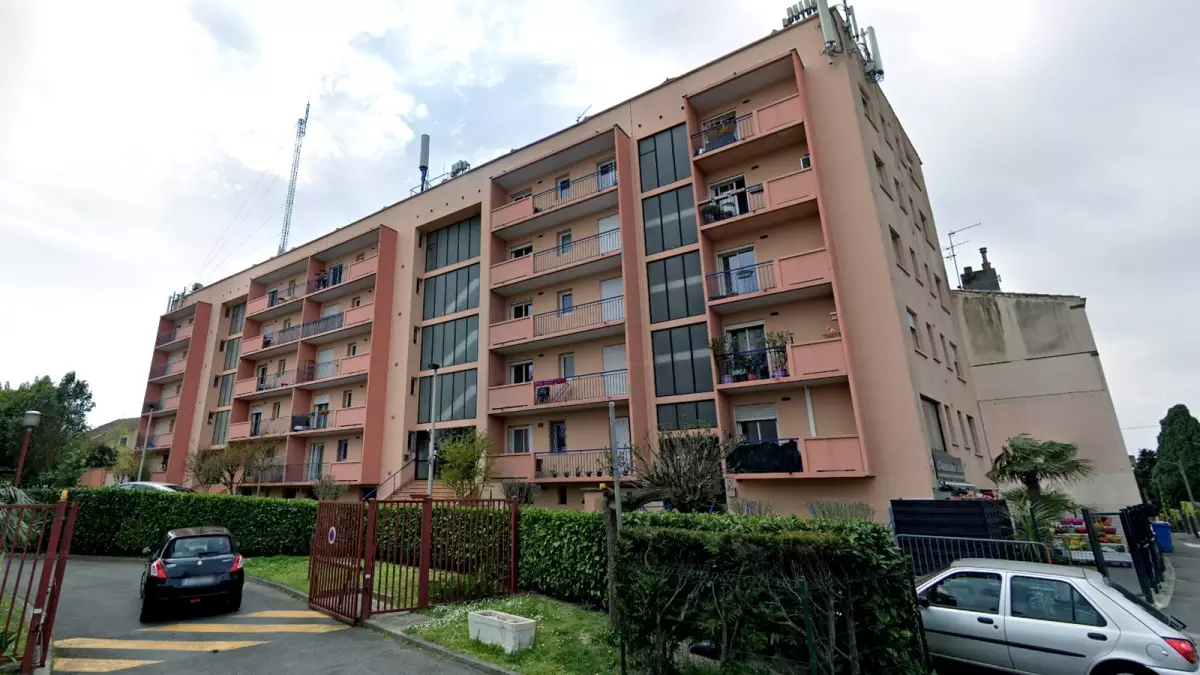 Un immeuble construit sur 5 étages dans le quartier Guilheméry à Toulouse programme neuf Guilheméry - Un immeuble d’habitations collectives construit sur 5 étages et situé le long de l’avenue de la Gloire à Toulouse Guilheméry