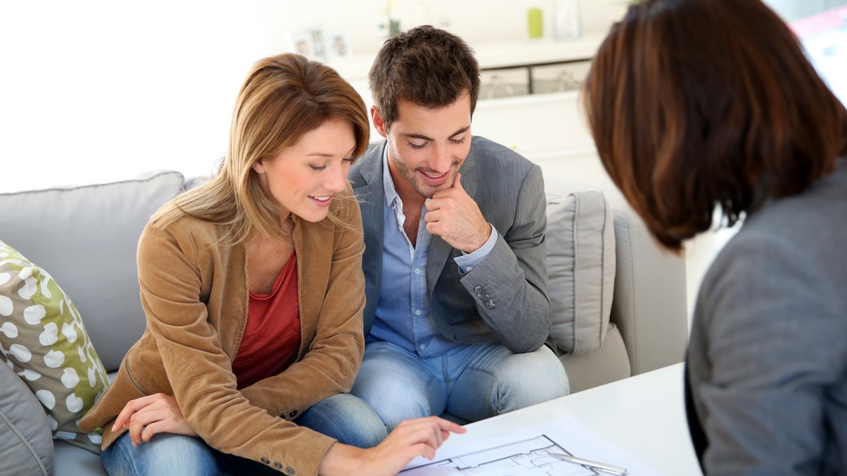 PTZ ancien - Un couple venant de faire une simulation PTZ pour un logement