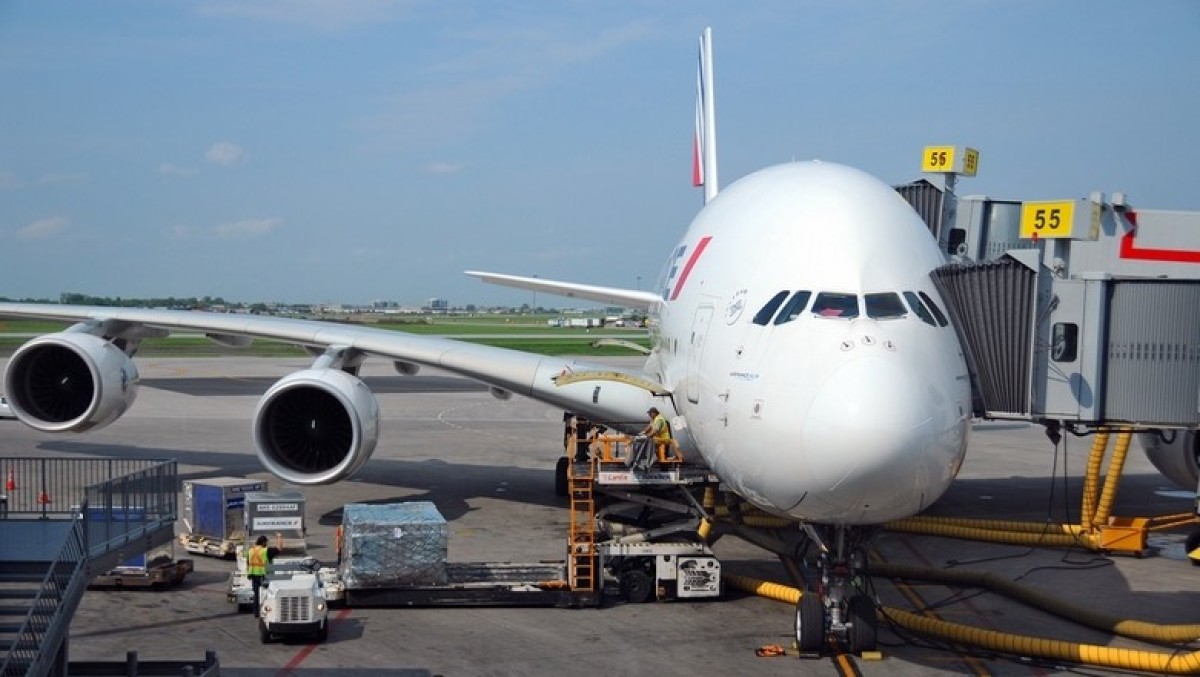 immobilier neuf Toulouse - Un avion situé dans l'aéroport de Francazal à Cugnaux