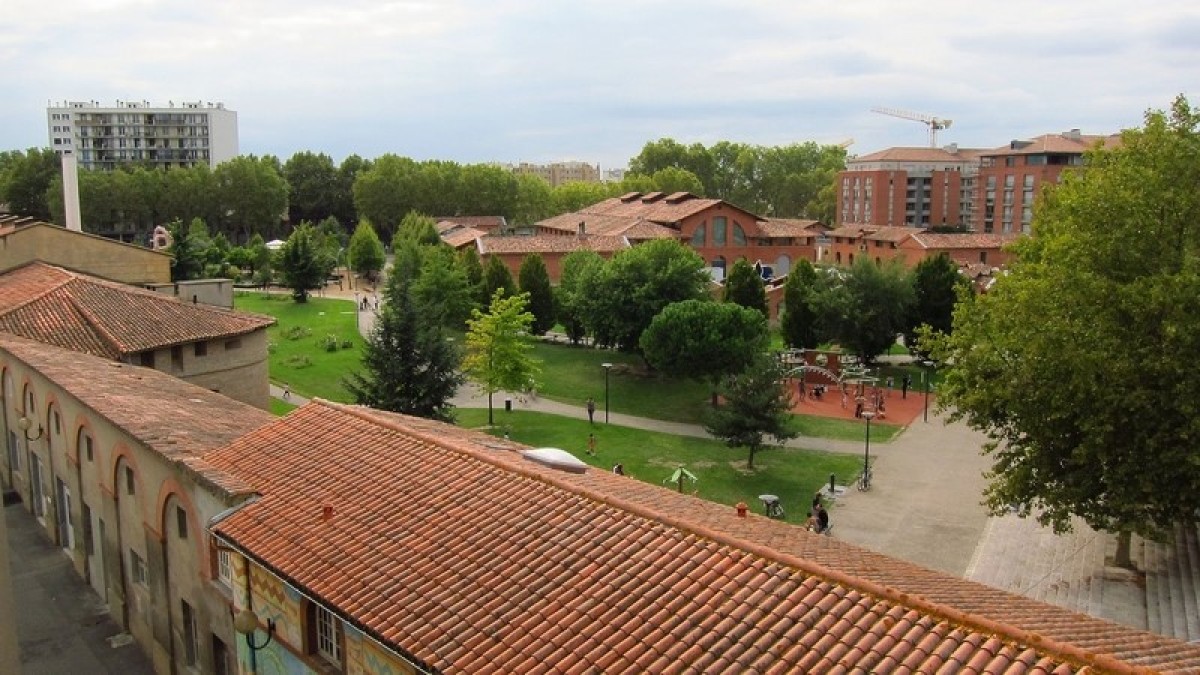 Hôpital Lagrave à Toulouse - Le jardin Raymond VI à Toulouse