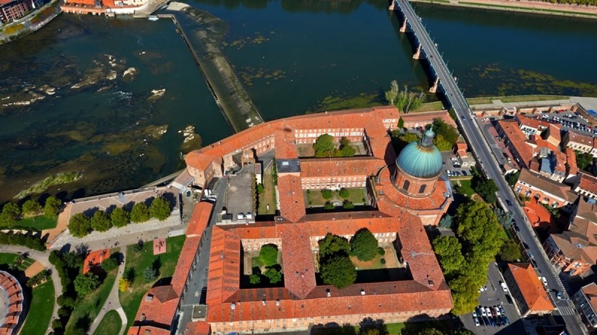 Hôpital Lagrave à Toulouse - Vue aérienne de l'hôpital Lagrave à Toulouse