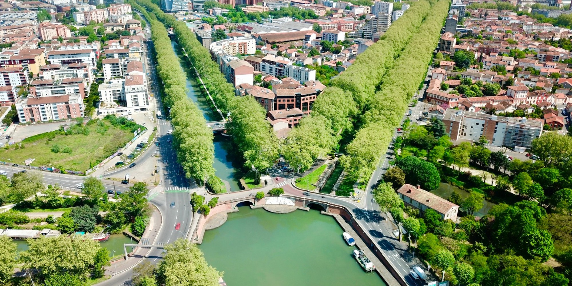 Vue aérienne sur le canal du midi à Toulouse