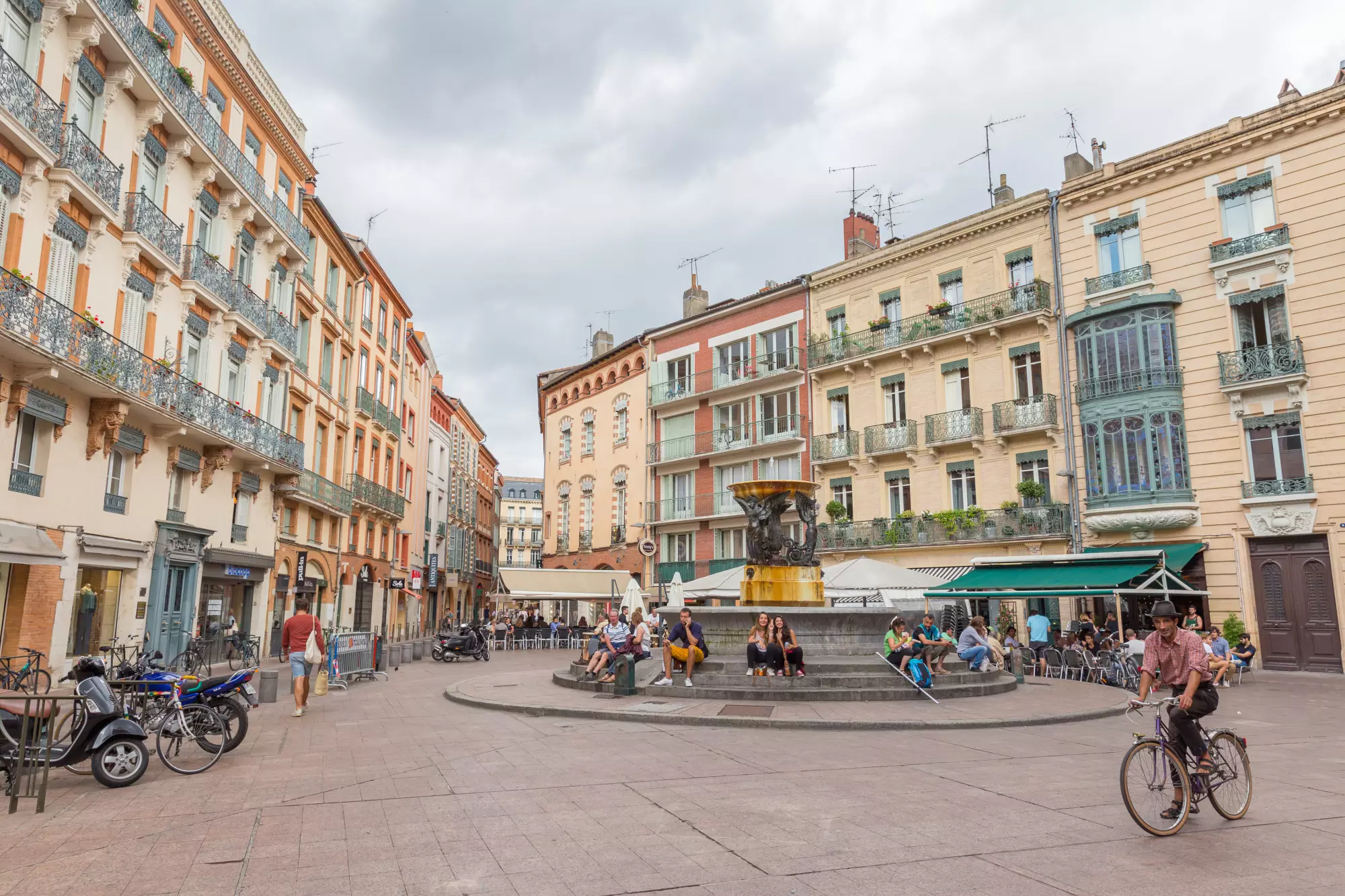 La place de la Trinité à Toulouse