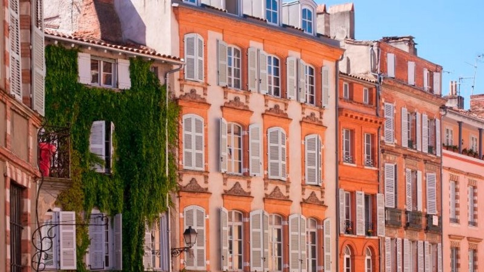 Façades de bâtiments toulousains