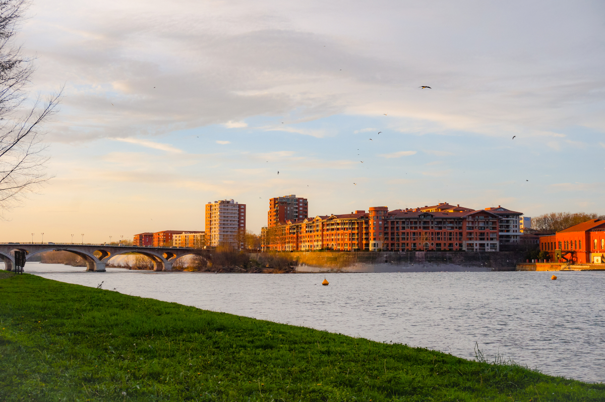 prix maîtrisé à Toulouse - le quartier de Compans Caffarelli vu au coucher du soleil