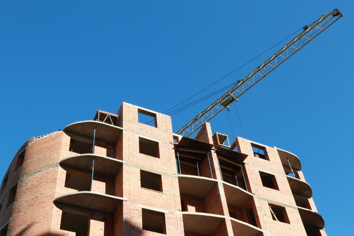 Quartier Guillaumet Toulouse — un bâtiment en briques en construction