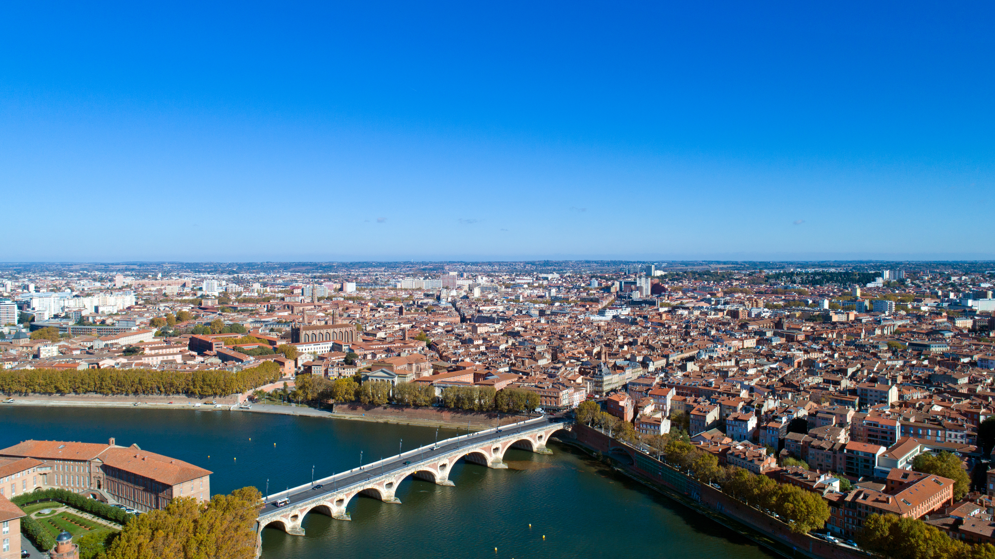 Vue aérienne de Toulouse et de la Garonne