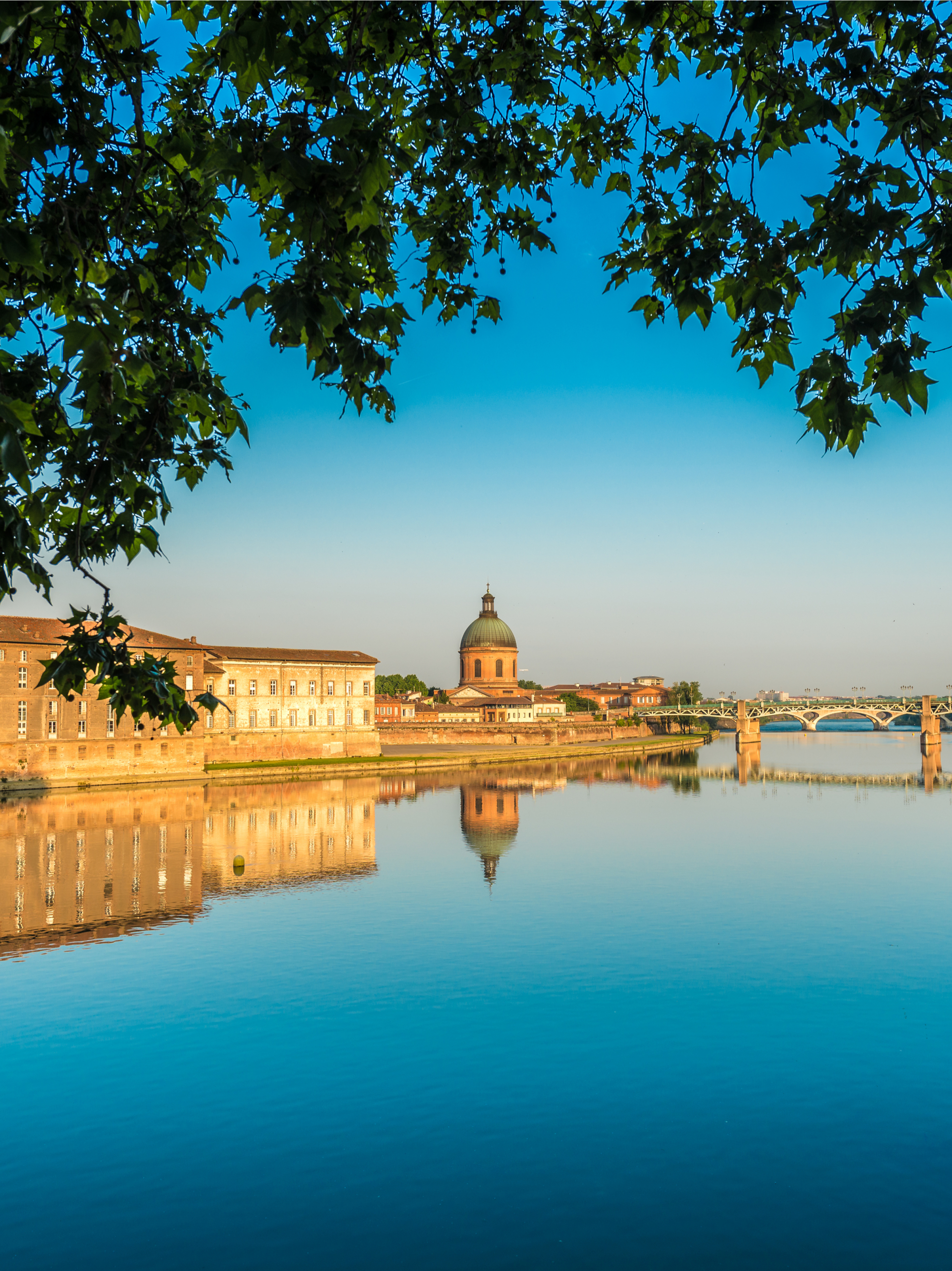 La Garonne à Toulouse et l'hôpital la Grave