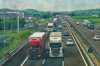 LGV Bordeaux-Toulouse  –  camions poids-lourds sur l'autoroute