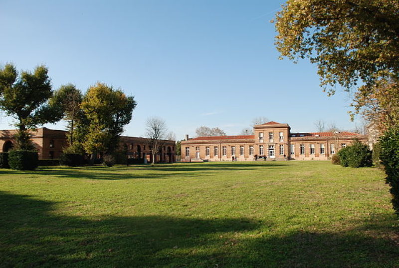 Quartiers où investir à Toulouse – Château de Marmande, siège de l’École de la Croix-Rouge dans le quartier de Lardenne