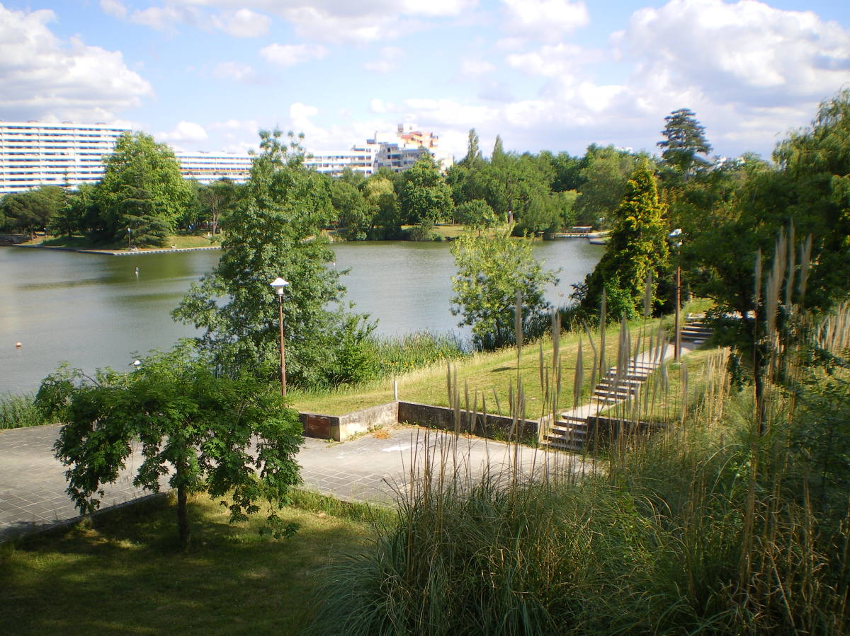 QPV à Toulouse – Vue sur le quartier de La Reynerie depuis le lac