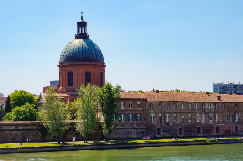 Taux de crédit immobilier Toulouse – Vue sur le dôme de la Grave à Toulouse