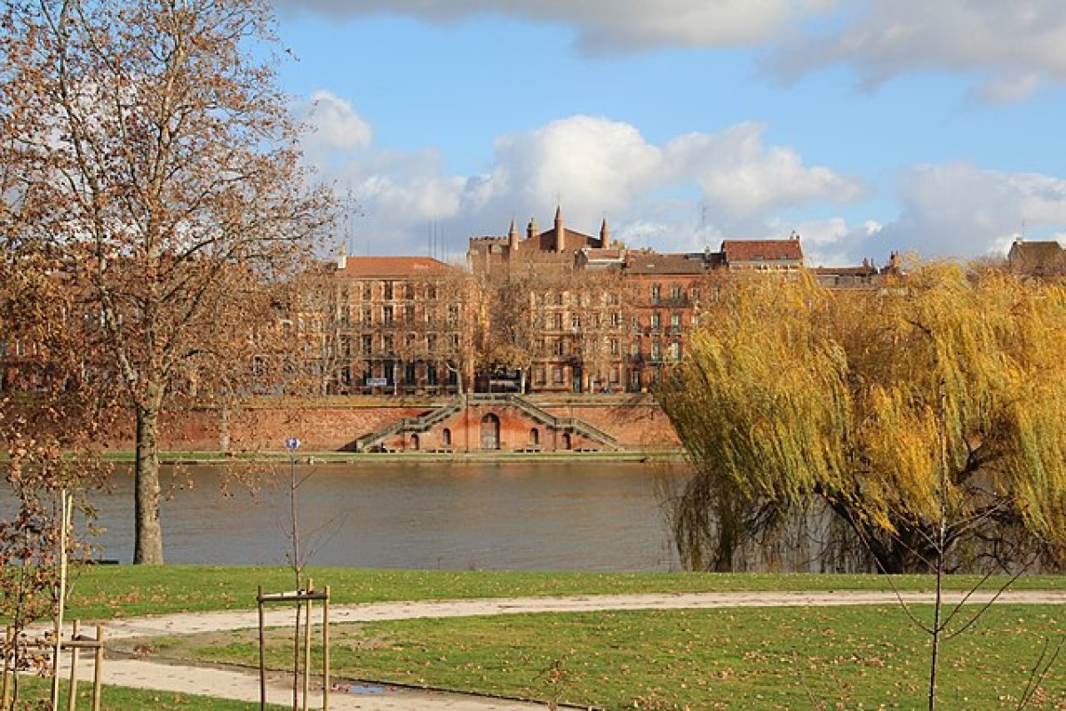 quartier Saint-Cyprien Toulouse – vue de la prairie des filtres