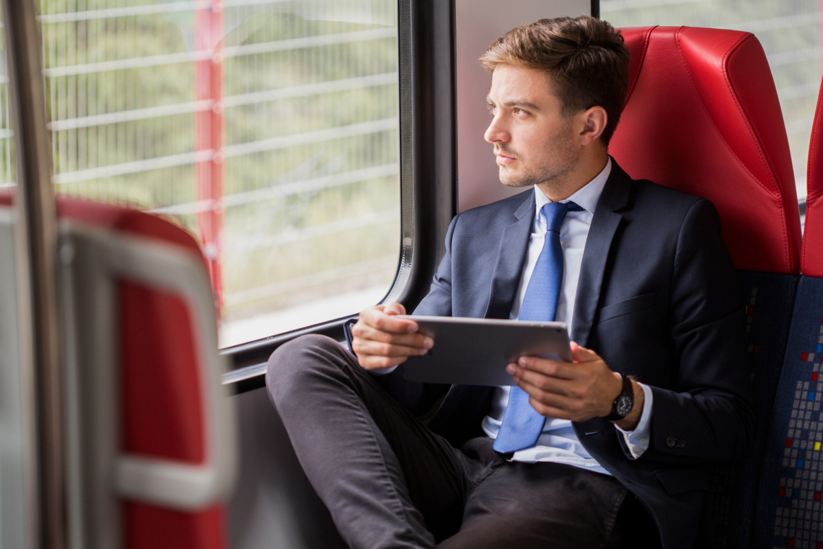 lgv bordeaux toulouse – un homme d’affaire dans le TGV