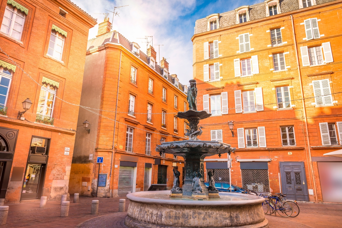 Inflation et prêt immobilier – La place de la Trinité à Toulouse