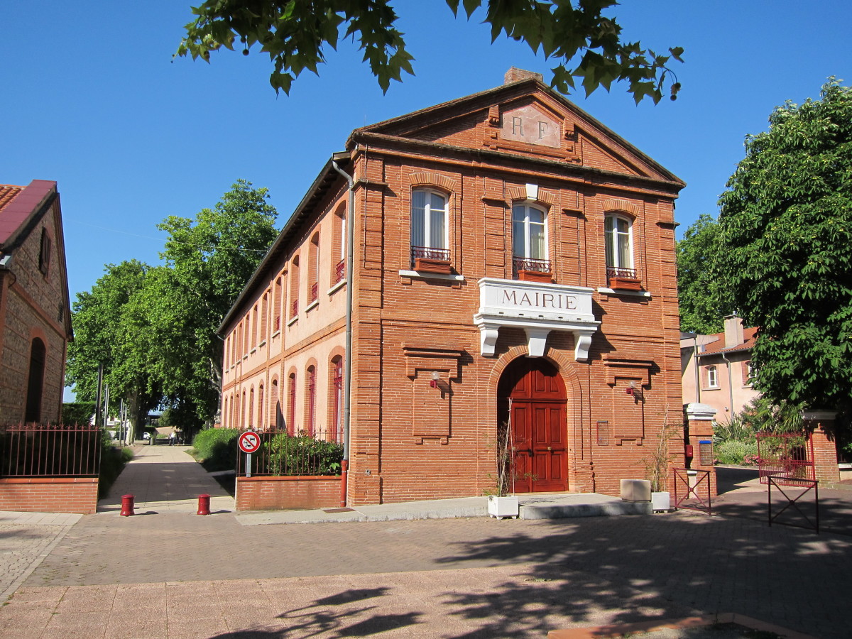 Pinel Fenouillet – Vue de la Mairie de Fenouillet