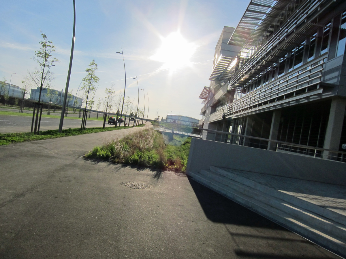 vue sur l'avenue d'Andromède à Blagnac