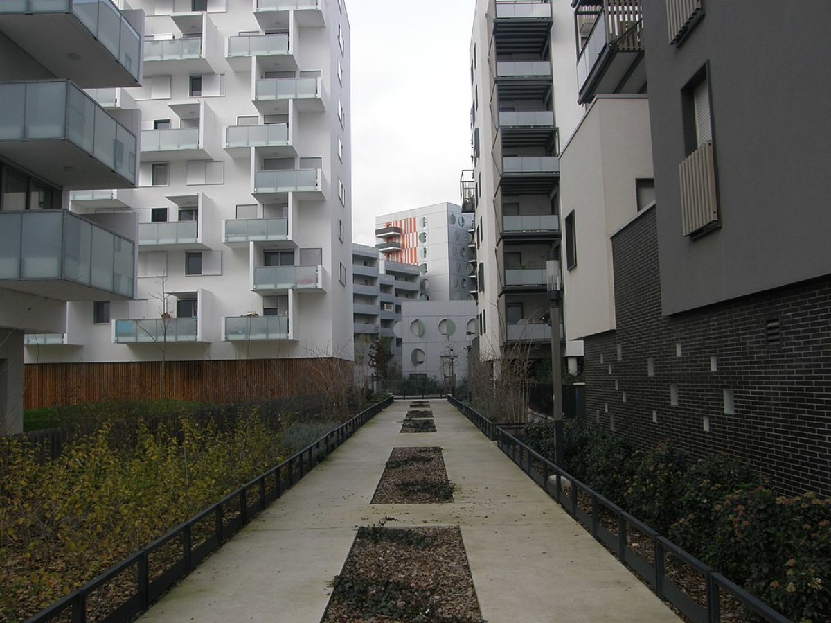 Cartoucherie Toulouse – Une déambulation piétonne agrémentée de plantes