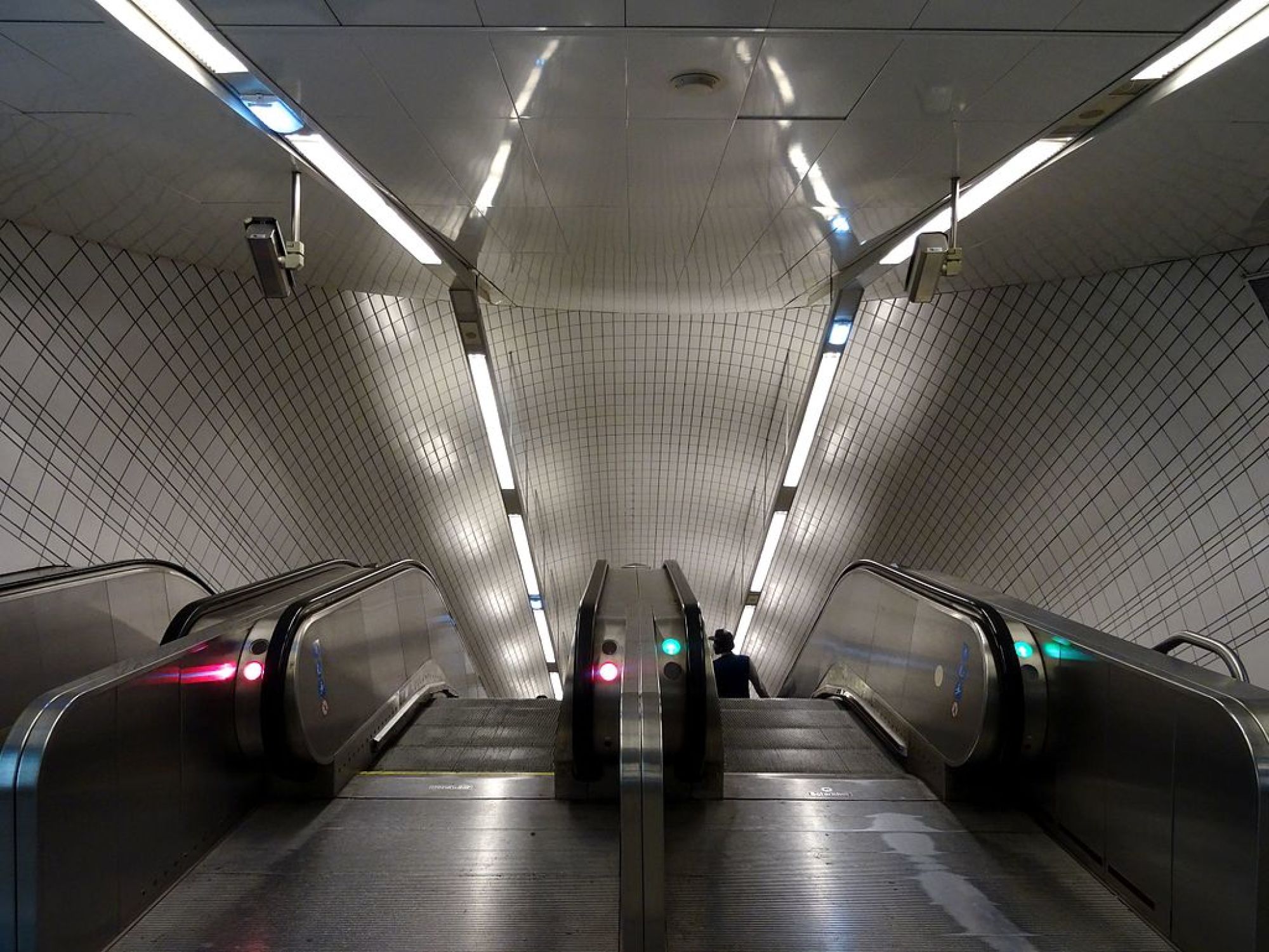 Les escalators de la station de métro Capitole