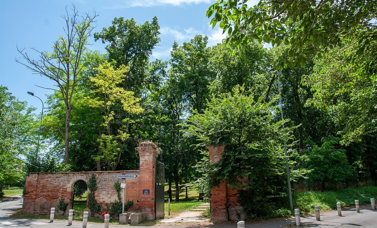 Où vivre en Haute-Garonne – L’entrée du parc de Soule à Ramonville