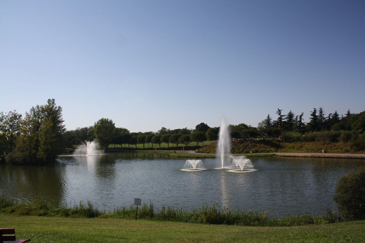 Où vivre en Haute-Garonne – La fontaine du lac de Blagnac