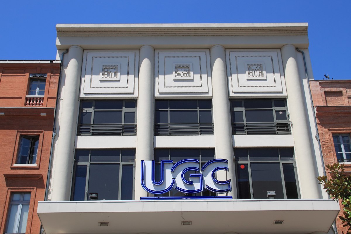 Place Wilson Toulouse — La façade Art Déco de l’ancien UGC des allées Jean Jaurès