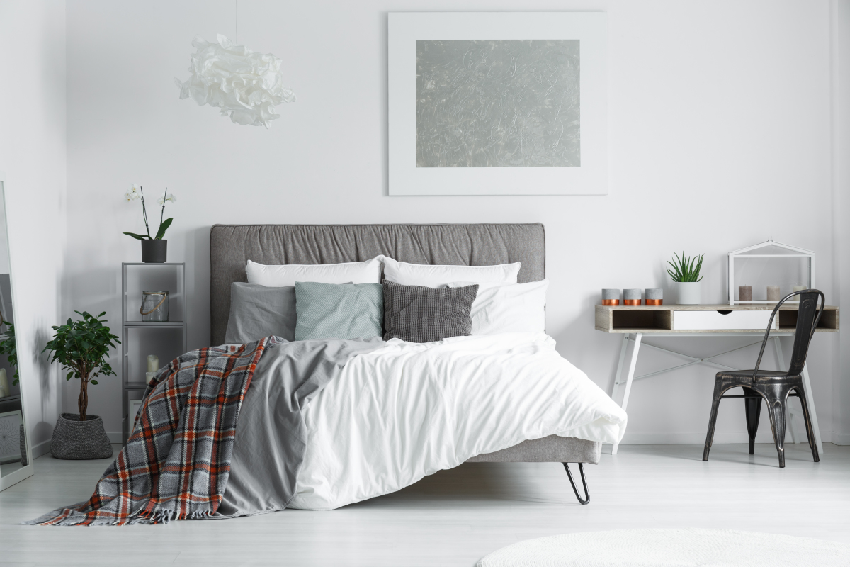 Un propriétaire peut tout à fait louer une chambre de son logement, à partir du moment où celle-ci est convenablement meublée Comment louer une chambre chez soi – Une chambre parfaitement adaptée à la location