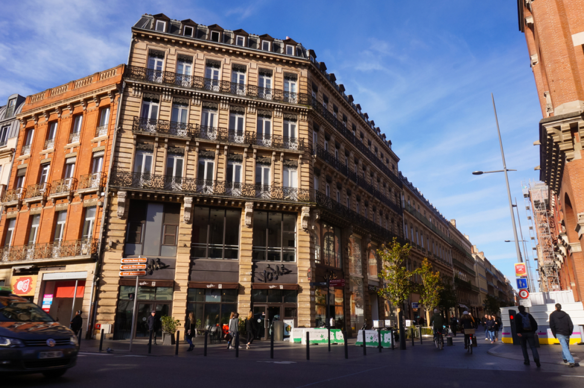  L’angle de la rue Alsace-Lorraine et de la rue de Metz à Toulouse 