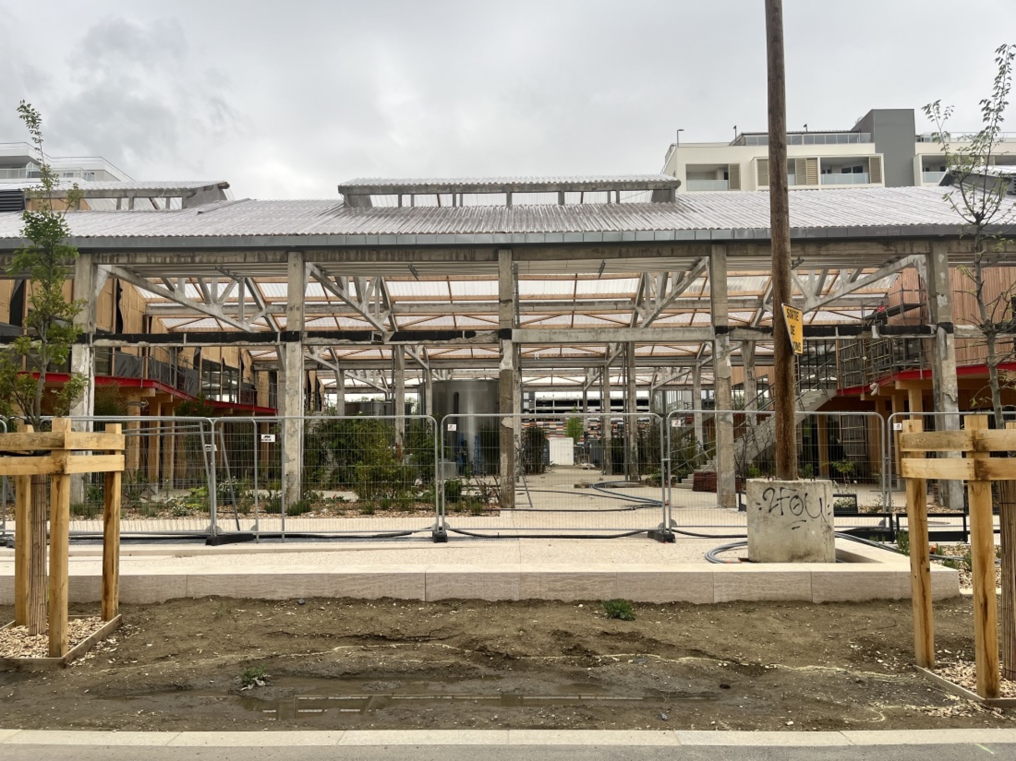 la travée verte des Halles de la Cartoucherie