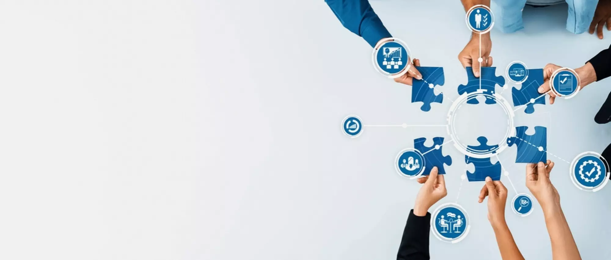 des pièces de puzzle symboliques